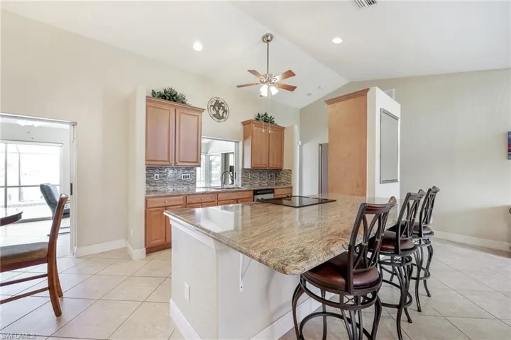 Kitchen/Breakfast bar