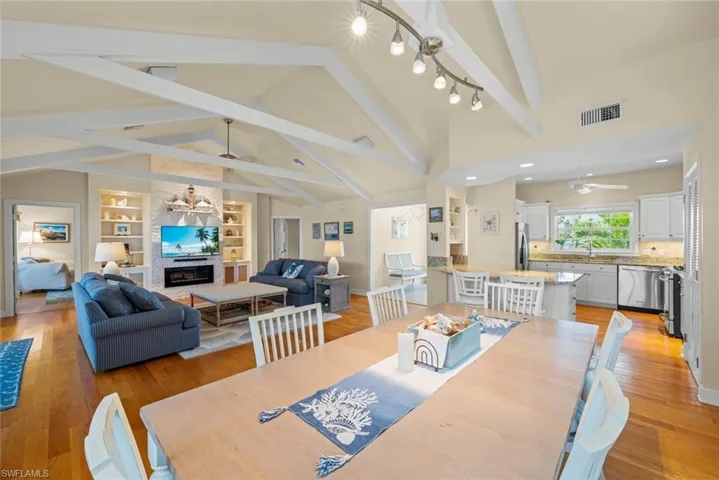 Living Dining Area
