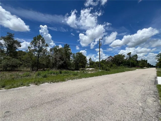 2617 52 St Sw, Lehigh Acres, Florida 33976
