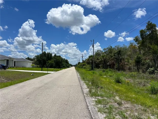 2617 52 St Sw, Lehigh Acres, Florida 33976