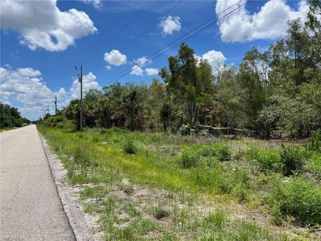 2617 52 St Sw, Lehigh Acres, Florida 33976