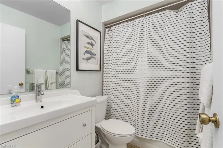 Guest Bath with tub/shower.
