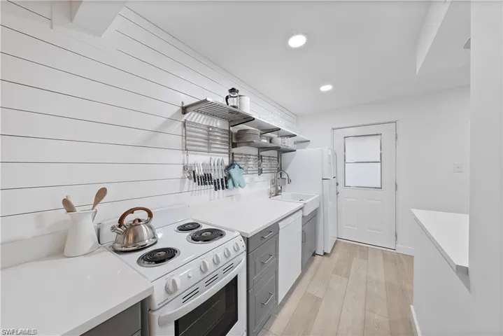 72 7th St S 310, Naples, Florida 34102