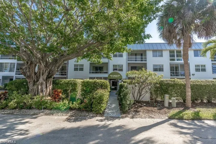 72 7th St S 310, Naples, Florida 34102