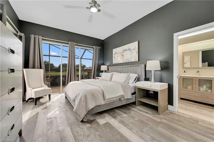 Primary Bedroom w/outdoor access & Walk-in closet
