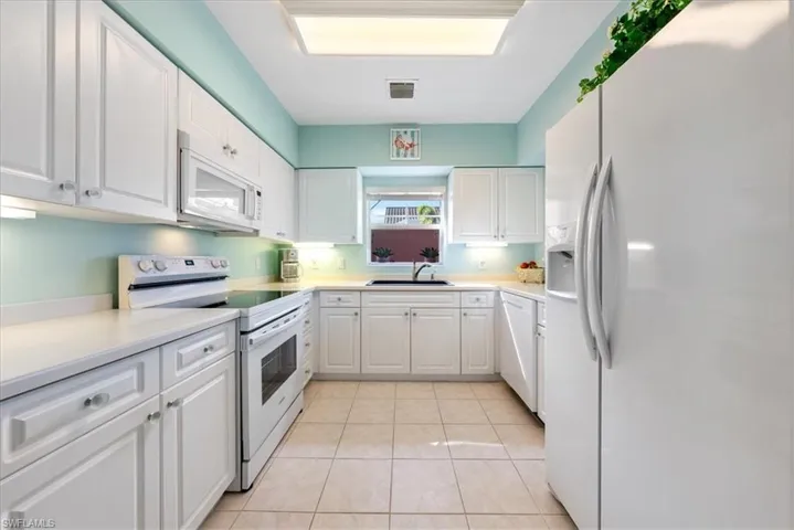 4321  Covey  CIR, Naples, FL 34109