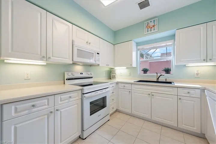 4321  Covey  CIR, Naples, FL 34109