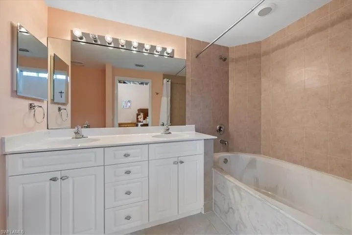 4321  Covey  CIR, Naples, FL 34109
