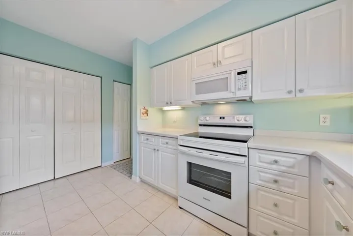4321  Covey  CIR, Naples, FL 34109