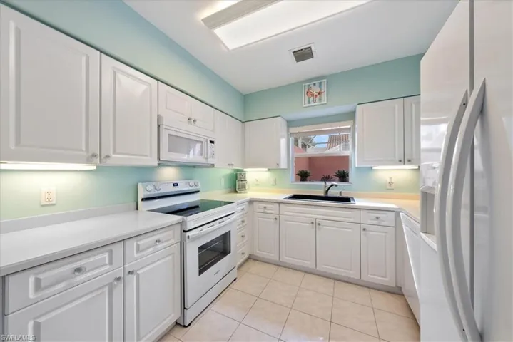 4321  Covey  CIR, Naples, FL 34109