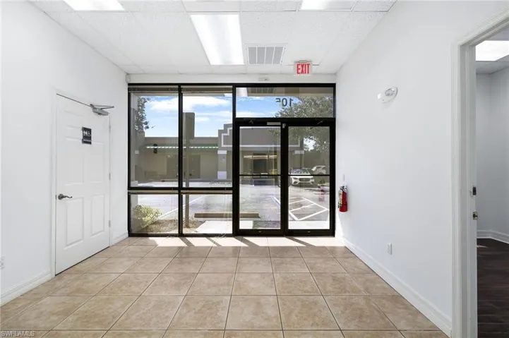 8991  Daniels Center  DR, Fort Myers, FL 33912
