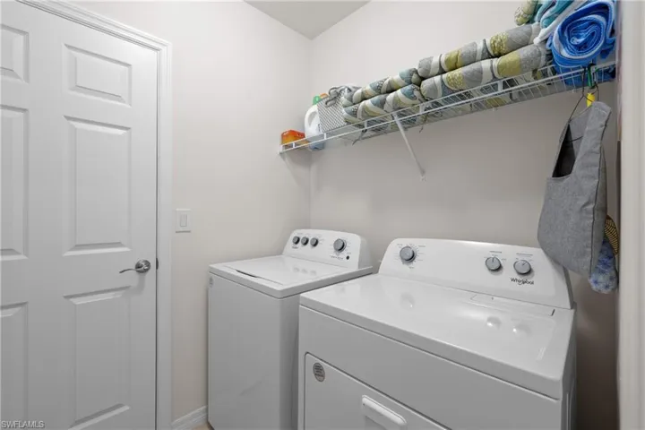LAUNDRY INSIDE