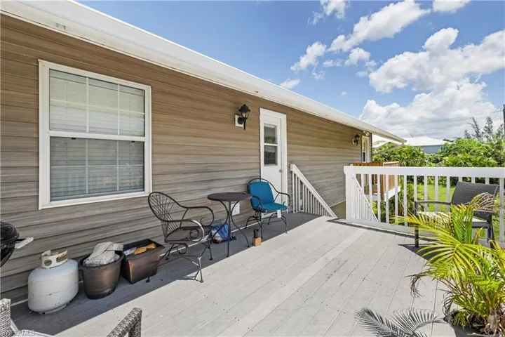 Upstairs Back Deck