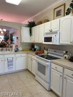 7832  Meridan  CT, Naples, FL 34104