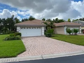 7832  Meridan  CT, Naples, FL 34104