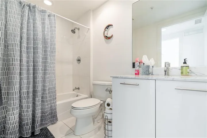 3000  Oasis Grand  BLVD, Fort Myers, FL 33916