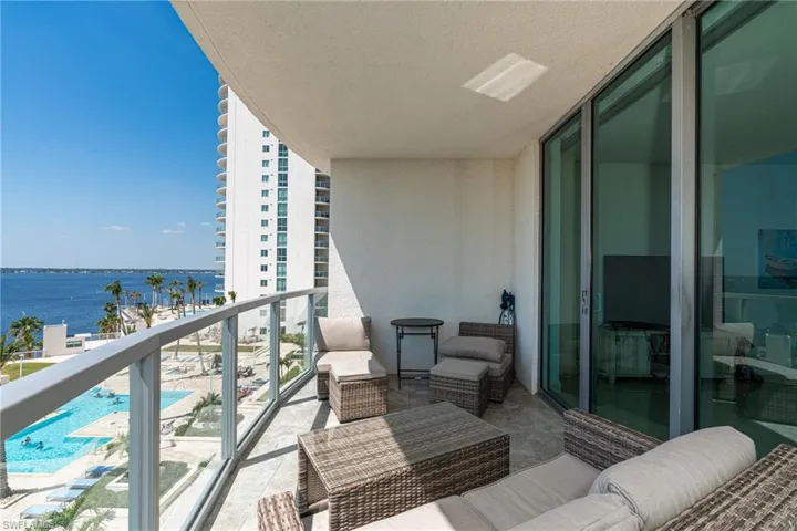 3000  Oasis Grand  BLVD, Fort Myers, FL 33916