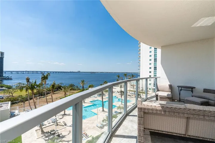 3000  Oasis Grand  BLVD, Fort Myers, FL 33916