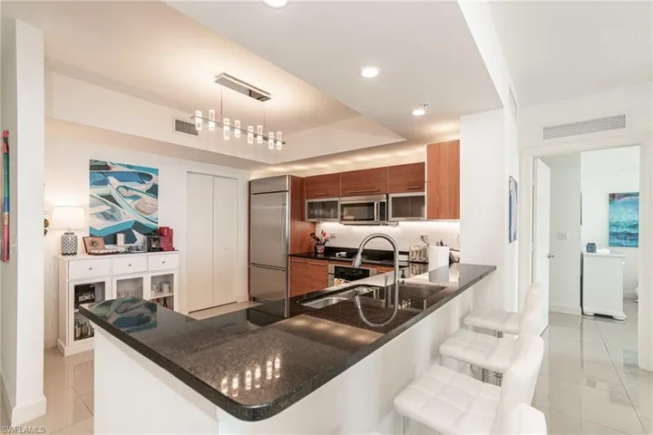 3000  Oasis Grand  BLVD, Fort Myers, FL 33916