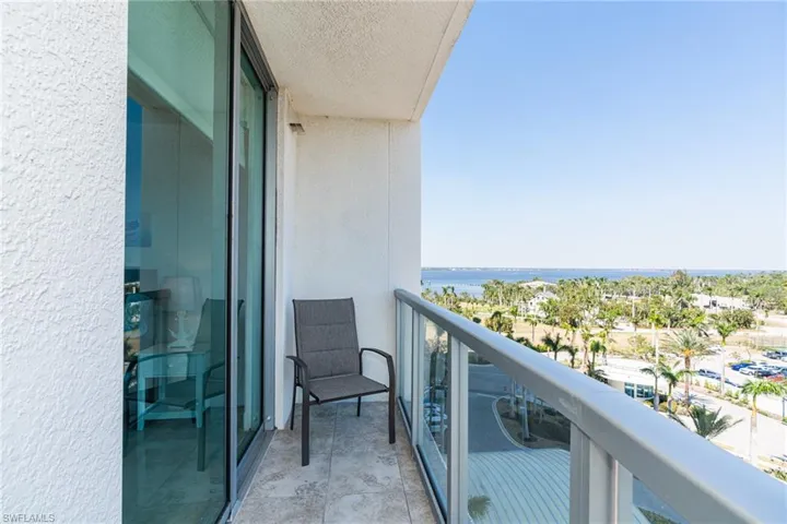 3000  Oasis Grand  BLVD, Fort Myers, FL 33916