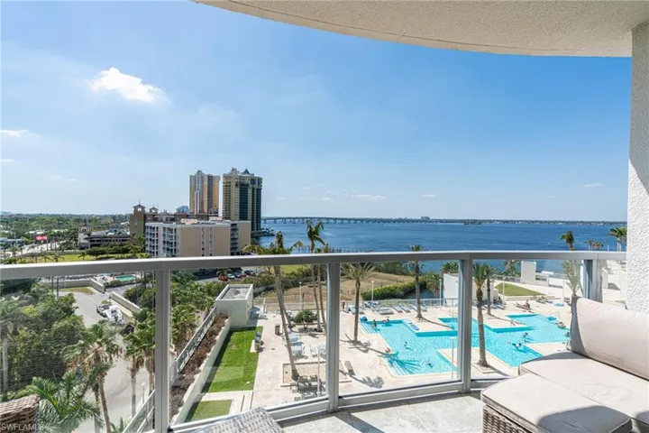 3000  Oasis Grand  BLVD, Fort Myers, FL 33916