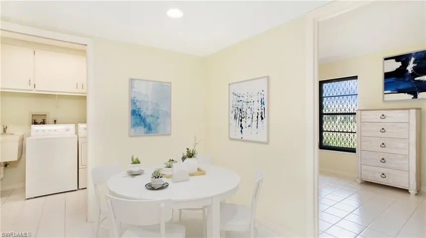 319 Reynolds Ct M12, Naples, Florida 34112