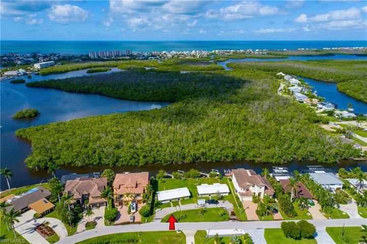 Western facing, beautiful sunsets, close proximity to beach.