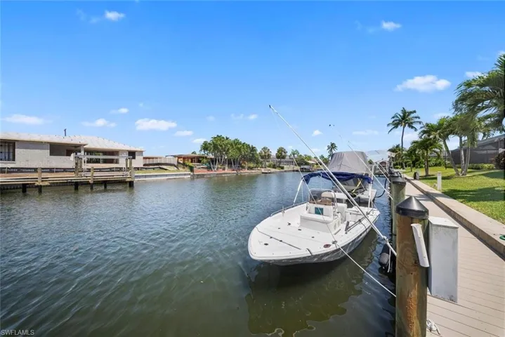 4622 12th Pl 124, Cape Coral, Florida 33914