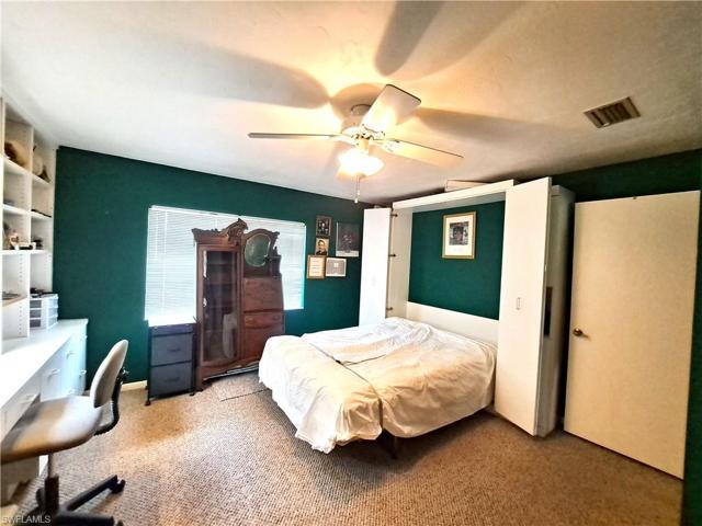 Murphy Bed.