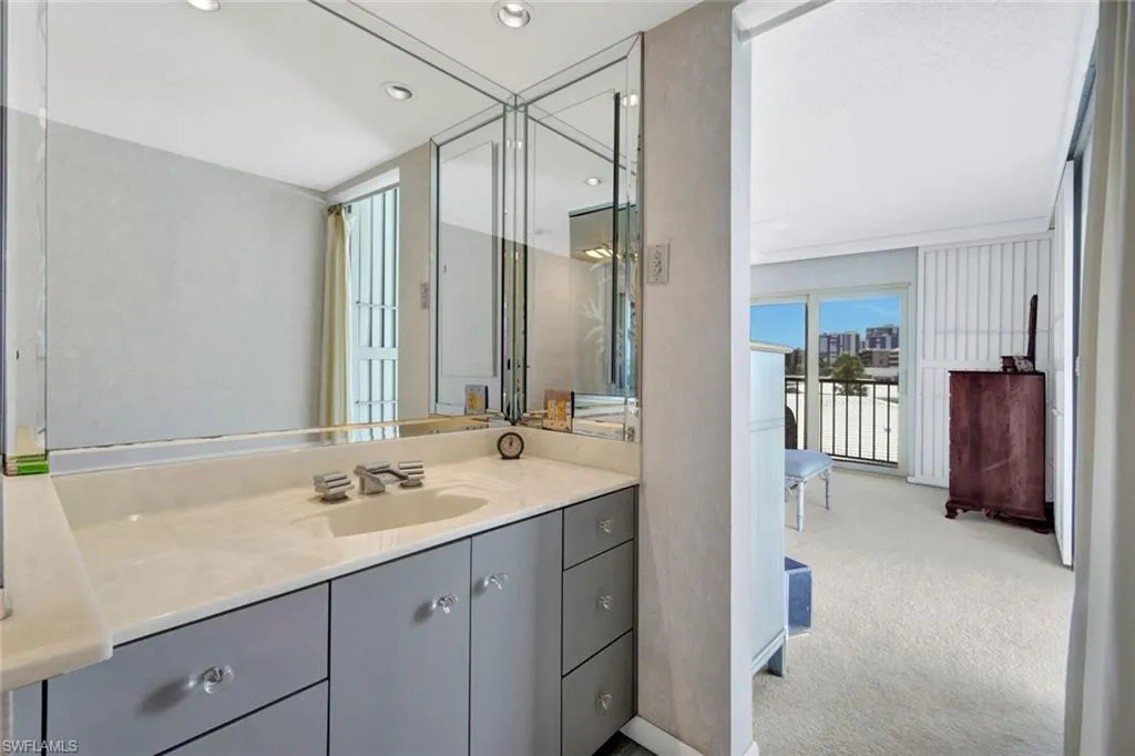 3200 Gulf Shore BLVD, Naples, FL 34103,225000278