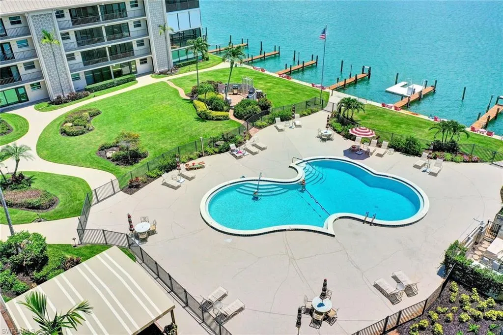3200 Gulf Shore BLVD, Naples, FL 34103,225000278