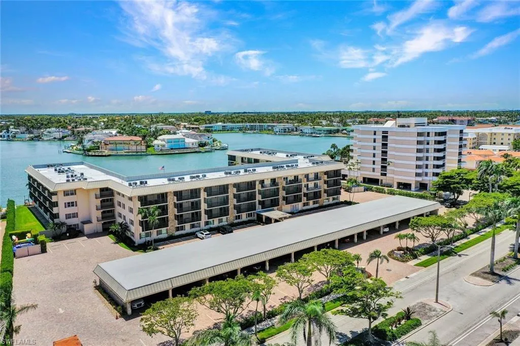 3200 Gulf Shore BLVD, Naples, FL 34103,225000278