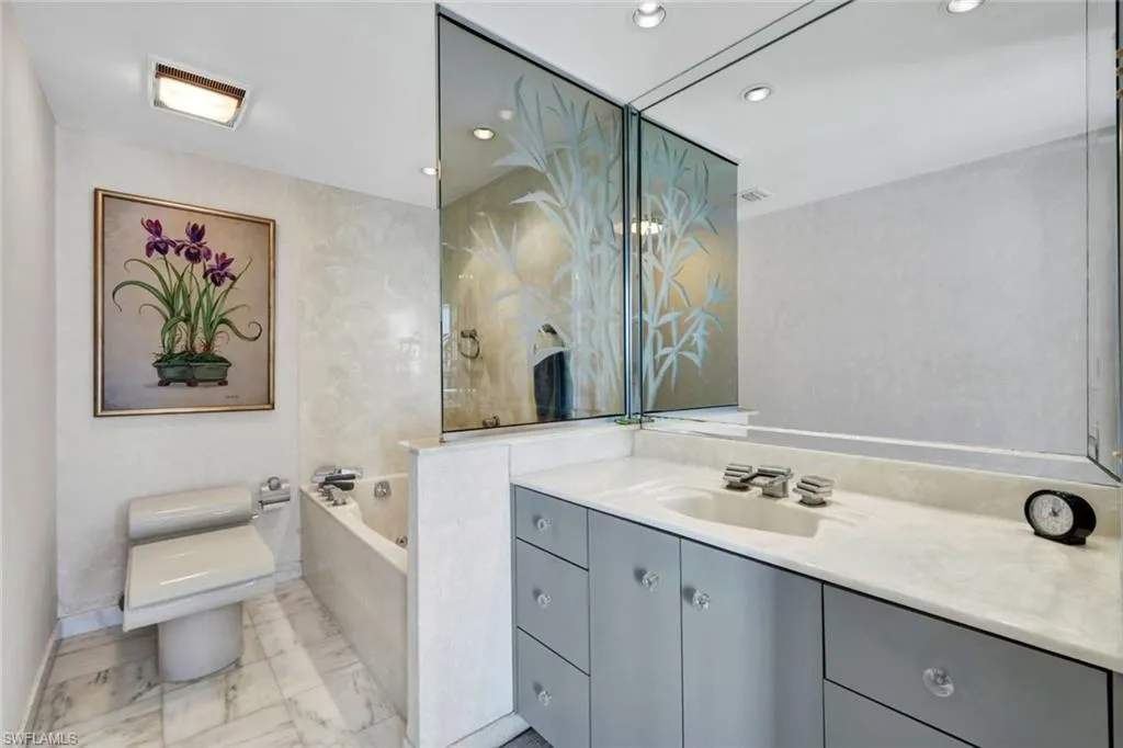 3200 Gulf Shore BLVD, Naples, FL 34103,225000278