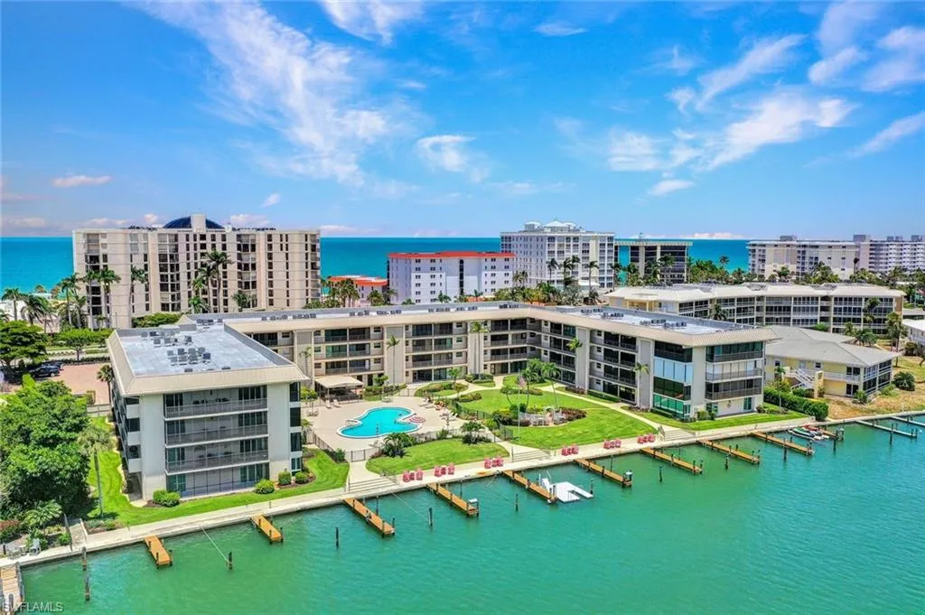 3200 Gulf Shore BLVD, Naples, FL 34103,225000278
