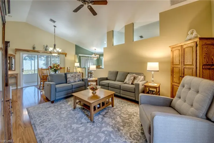 3861  Ponytail Palm  CT, North Fort Myers, FL 33917