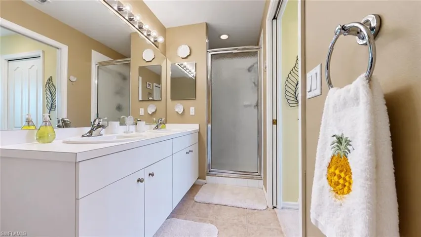 2740 Cypress Trace Cir 2720, Naples, Florida 34119