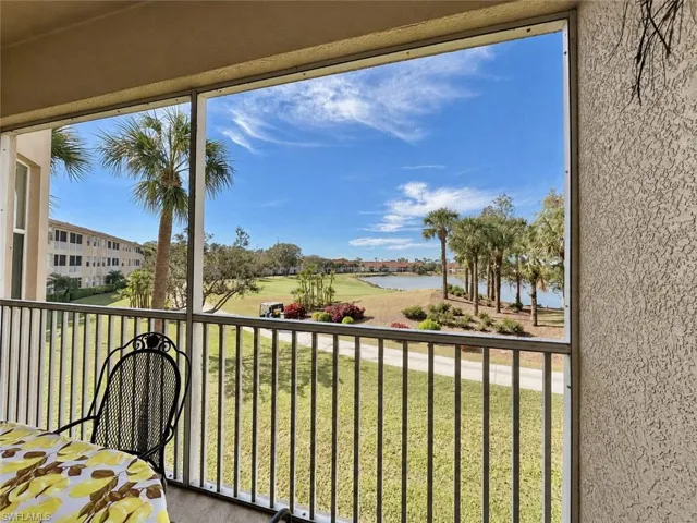 2740 Cypress Trace Cir 2720, Naples, Florida 34119