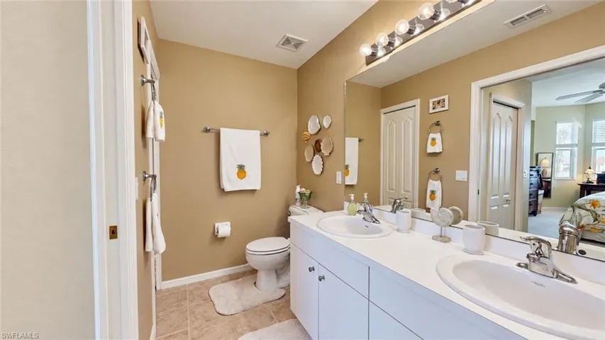 2740 Cypress Trace Cir 2720, Naples, Florida 34119