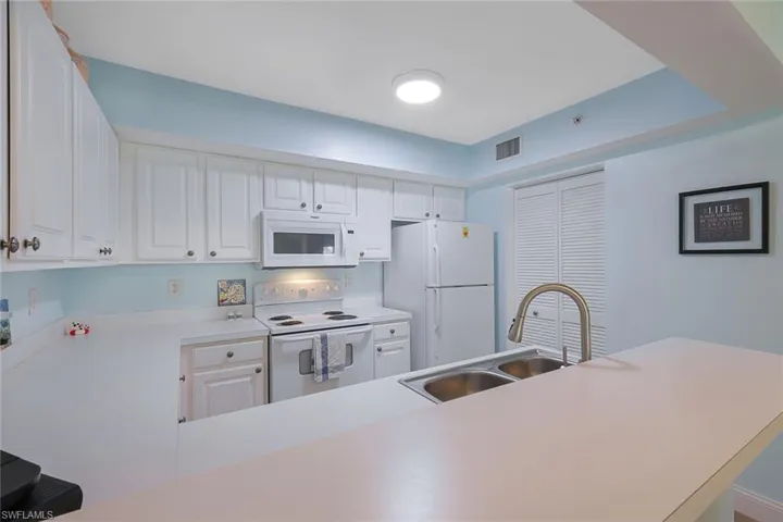 4121 Residence DR # 312, FORT MYERS FL 33901