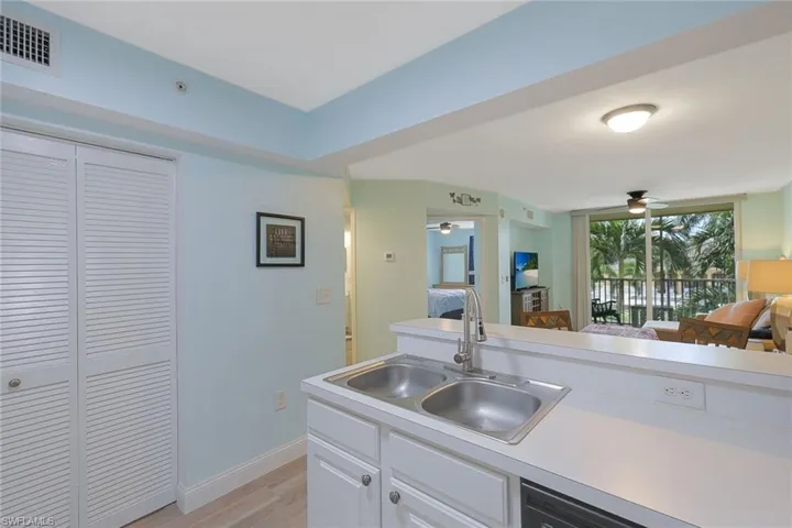 4121 Residence DR # 312, FORT MYERS FL 33901