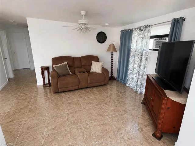 2204  Coronet  ST, Fort Myers, FL 33907
