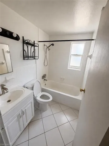 2204  Coronet  ST, Fort Myers, FL 33907
