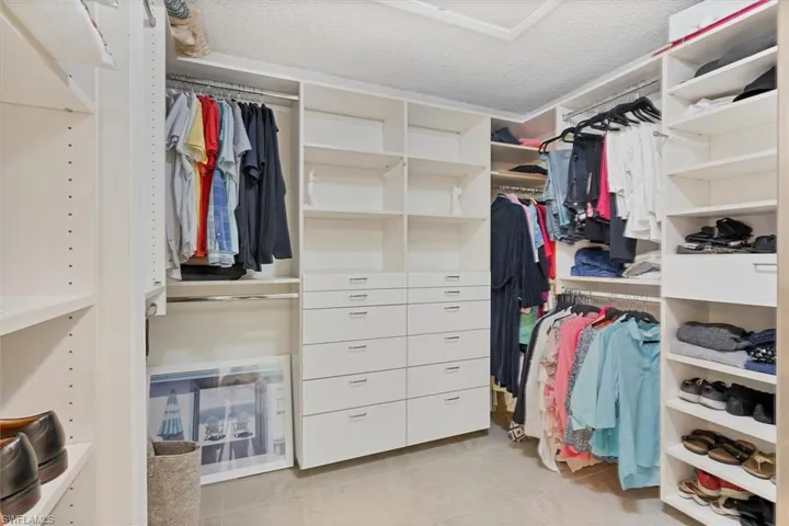 Walk in closet with plenty of space