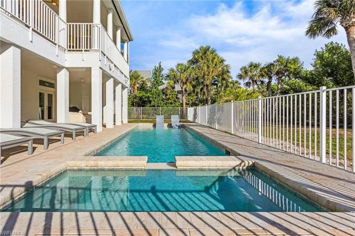 Fenced Pool & Spa