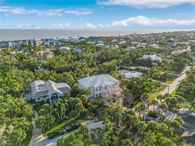 Near Beach/East End Location