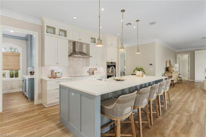 Kitchen/Custom Cabinets