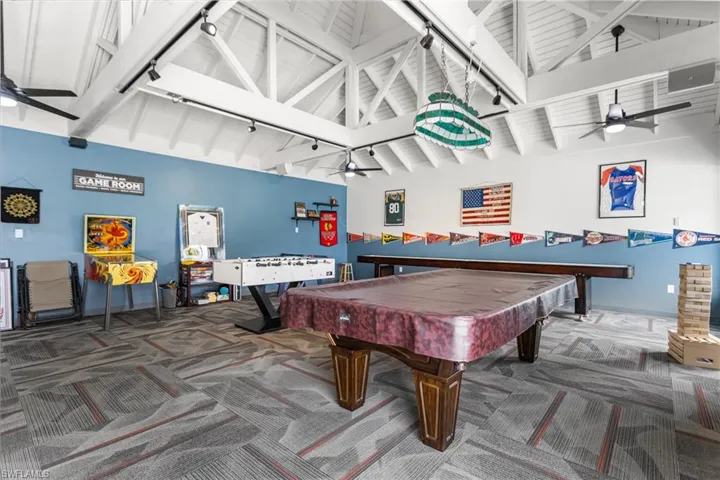 Rec room with Pool table