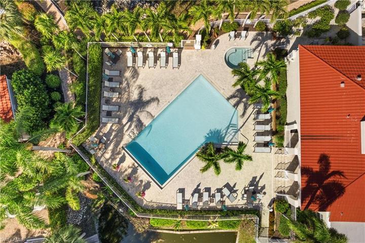 1580  Clermont  DR, Naples, FL 34109