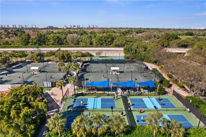1580  Clermont  DR, Naples, FL 34109