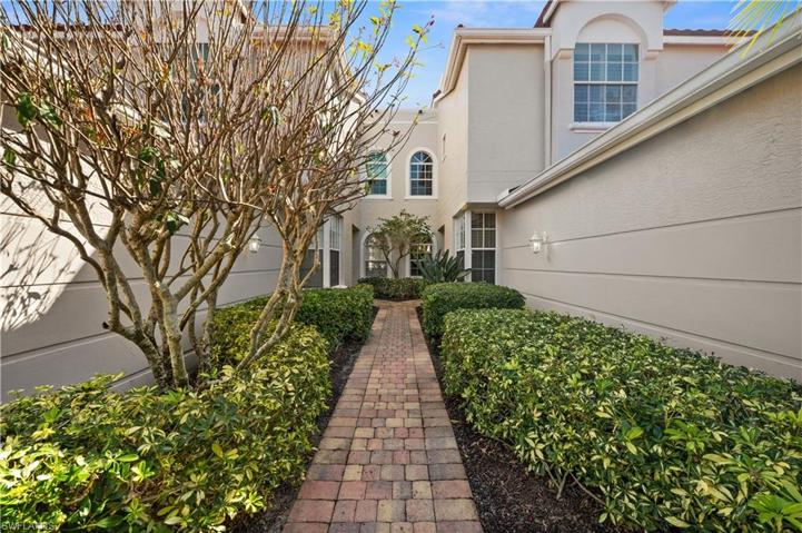 1580  Clermont  DR, Naples, FL 34109